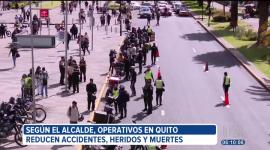 Según el alcalde de Quito, los operativos interinstitucionales han mostrado resultados positivos, con una reducción de accidentes, heridos y fallecidos. En los próximos meses se reforzarán estas acciones para enfrentar la inseguridad en la ciudad.
Un reportaje de Mishell Villacís