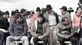El Movimiento Indígena y Campesino de Cotopaxi, realizó la tercera audiencia comunitaria en contra de los tres policías retenidos desde la tarde del lunes.Este acto se llevó a cabo en el sector de Planchaloma, en Toacaso, norte rural de Latacunga. Fotos : API / William López