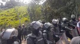 Un fuerte contingente policial y militar permanece en Palo Quemado el día de la consulta ambiental.