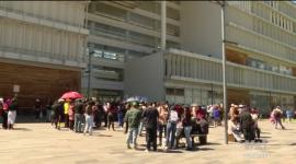 Unos 150 guardias de seguridad de los centros de salud de Quito denuncian no haber recibido su salario desde marzo de 2025 y advierten que, de no solucionarse la situación, suspenderán sus servicios.
Un reportaje de Ismenia Solórzano
