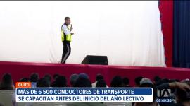 Más de 6 500 conductores de transporte escolar se capacitan en Quito tras el regreso a clases. Las charlas, organizadas por el Municipio, son gratuitas, mientras que el 80% de los vehículos ha aprobado la revisión técnica vehicular hasta el momento.
Un reportaje de Juan Miguel Rodríguez