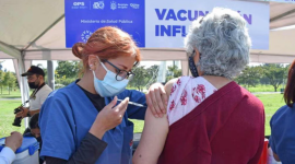 En Ecuador se lleva adelante una campaña de vacunación contra el covid 19 que se realizará hasta octubre del 2025