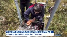Tras el sismo del 16 de agosto en Cotopaxi, técnicos del Instituto Geofísico ingresan periódicamente al volcán para verificar los sistemas de monitoreo. Los expertos controlan en tiempo real la emisión de gases y la actividad sísmica.

Un reportaje de Juan Pablo Toro