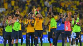 Los jugadores ecuatorianos agradecen el apoyo a los aficionados presentes en el estadio Banco Pichincha de Guayaquil. El 5 de junio del 2025, Ecuador igualó sin goles ante Brasil.