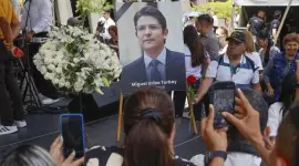 Velorio de Miguel Uribe Turbay, senador y precandidato presidencial colombiano asesinado.
