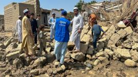 Al menos 800 personas han muerto y unas 2 500 han resultado heridas después de que un fuerte terremoto en Afganistán.