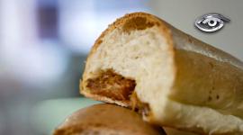 Descubre la historia del pan tradicional de Ambato, desde el mollete hasta el pan de Pinllo. Un recorrido único por sabores ancestrales, recetas y hornos centenarios. Conoce cómo un terremoto ayudó a llevar este legado por todo el Ecuador.