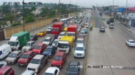 La congestión en la avenida Juan Tanca Marengo preocupa a quienes transitan por el lugar.