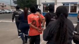 Dos guardias de seguridad están detenidos por presunta extorsión a doctores.