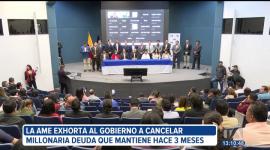 Los municipios están en crisis. La AME exhorta al Gobierno a cancelar la millonaria deuda que mantiene desde hace 3 meses por 643,2 millones de dólares. Advierten que la ejecución de obras prioritarias y la prestación de servicios básicos están en riesgo.
Un reportaje de María Fernanda Utreras