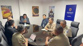 El alcalde Fabián Iza en una reunión de trabajo en el Municipio.