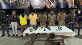 Cuatro militares detenidos por presunto ingreso de droga en un puerto de Guayaquil.