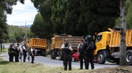 Volqueteros se movilizaron en el sector del Troje y av. Simón Bolívar, en Quito, el lunes 15 de septiembre del 2025.Fotos :API /Rolando Enríquez