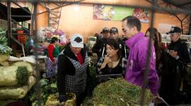 Se realizó un operativo de control en el Mercado de San Roque, en Quito, para verificar el cumplimiento de la publicación visible de listas de precios