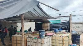 Por inteligencia militar se ubicó un centro de acopio ilegal de combustible, situado en el sector El Tropezón, cantón Huaquillas.