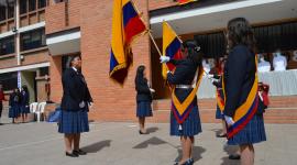 El 26 de septiembre se conmemora en Ecuador el Día de la Bandera y los estudiantes realizan su juramento.