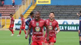 Cristian Penilla marcó doblete en la goleada del Mushuc Runa a El Nacional