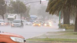 Fuerte lluvia en el sector de la Av Naciones Unidas y 6 de Diciembre, estadio Olímpico Atahualpa. API / HAMILTON LÓPEZ