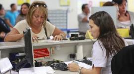 El Plan de Eficiencia Gubernamental anunciado por el Gobierno Nacional contemplaba el despido de más de 5 000 funcionarios públicos.
