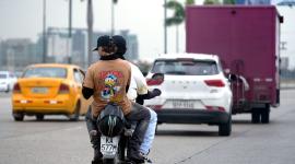 El COE de Durán prohibió que dos personas circulen en moto