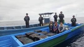 Ecuatorianos llevaban más de 44.8 millones en cocaína cuando fueron interceptados en aguas de El Salvador.