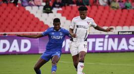 Universidad Católica (azul) ganó sus dos partidos del Campeonato en la temporada regular. ¿Podrá imponerse en el hexagonal a Liga de Quito?