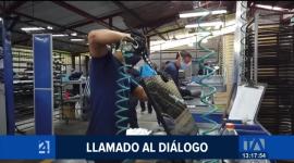 Los sectores productivos de la capital demandan acciones urgentes, mientras que el sector empresarial hace un llamado a poner fin a las paralizaciones y a la violencia que impiden el normal desarrollo de las actividades. Todo esto, tras registrarse pérdidas económicas que ascienden a 70 millones de dólares.

Un reportaje de Ericka Vera