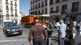 Los canes de la Policía Nacional ayudan en las labores de rescate de las personas atrapadas.