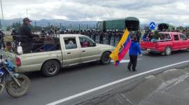 Indígenas de Cotopaxi intentaron marchar hacia Latacunga este 7 de octubre del 2025.