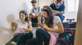 Las redes sociales se han convertido en un medio de comunicación clave entre los adolescentes