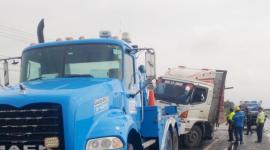 Un aparatoso choque entre tres vehículos dejó un saldo mortal en Guayas.