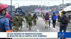 Un día intenso de movilizaciones se registró este domingo 12 de octubre en Quito. Al menos en dos zonas del centro y sur de la capital, manifestantes y miembros de la Policía Nacional protagonizaron enfrentamientos.

Un reportaje de Brigette Mancheno