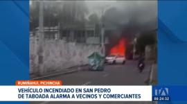 Temor en San Pedro de Taboada, tras el incendio de un vehículo por parte de varios hombres. Los ocupantes del automóvil fueron atendidos por paramédicos y trasladados a una casa de salud en Sangolquí.

Un reportaje de Gustavo Jaramillo
