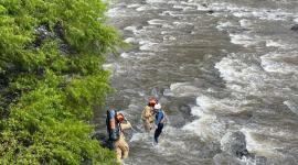 El adulto mayor fue hallado en ropa interior en un río cerca del Hospital del Río