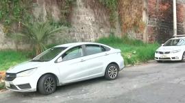 Las autoridades hallaron el vehículo desmantelado cerca del río Machángara.