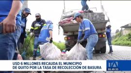 El Municipio de Quito analiza nuevas opciones para el cobro de la tasa de recolección de basura, tras el anuncio del Gobierno Nacional de suspender su cobro a través de la planilla de luz.
Un reportaje de Stephany Paz