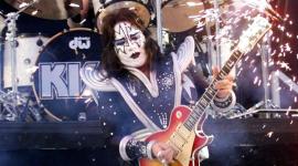 Frehley ayudó a escribir algunos de los temas más populares de la banda KISS.