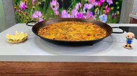 Este viernes 17 de octubre del 2025 preparamos paella valenciana, junto al chef Felipe Campana.
