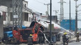 Una persona resultó herida tras la explosión de un tanquero en la vía Durán - Tambo