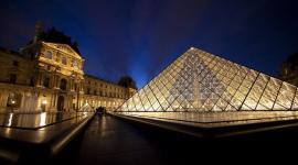 El Louvre es el museo más visitado del mundo y por él pasaron 8,7 millones de personas el pasado año.