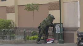 La Policía Nacional revisó los exteriores del Mercado Central en Guayaquil por la presencia de un presunto artefacto explosivo.