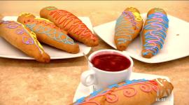 El Día de los Difuntos es una fecha en la que los ecuatorianos recuerdan a sus seres queridos. Parte esencial de esta tradición es la preparación de las guaguas de pan y la colada morada. ¿Conoce la historia detrás de su forma y sus ingredientes? 
Un reportaje de Mishell Villacís