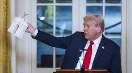 Donald Trump recibe en la Casa Blanca a empresarios y donantesen una cena de recaudación.
