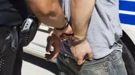 Un adolescente fue sentenciado por el intento de femicidio de su pareja embarazada.