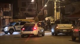 Un hombre murió y dos más resultaron heridos tras un ataque armado en Cuenca.