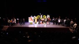 Fanáticos llegaron a la Casa de la Cultura a despedir a Paulina Tamayo.