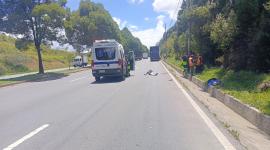 El cuerpo de un hombre quedó tendido en sobre la calzada, en el sector de El Troje.