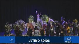 Ecuador perdió a una de las figuras más queridas de la música nacional. El funeral de Paulina Tamayo tuvo como sede al Teatro Nacional de la Casa de la Cultura y, hasta allí, llegaron miles de sus seguidores para despedirse de ‘La Grande del Ecuador’.
Un reportaje de Fausto Yépez