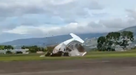 Un accidente aéreo se registró en un aeropuerto de Venezuela este miércoles.
