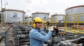 Los precios del crudo se elevan tras anuncio de sanciones a Rusia